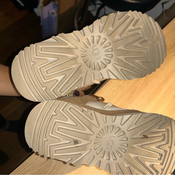 UGG Women's Platform Shoes in Tan and Cream - Picture 5 of 5